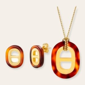 Tortoise Shell Gold Tone Pendant Necklace